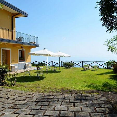 L'Infinito Agriturismo - Rooms & Breakfast Sant'Alfio ภายนอก รูปภาพ