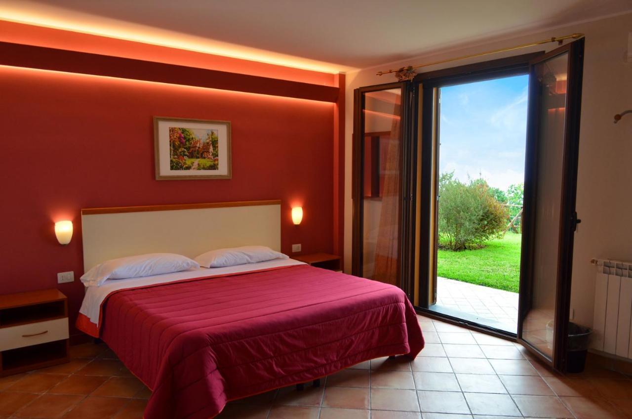 L'Infinito Agriturismo - Rooms & Breakfast Sant'Alfio ภายนอก รูปภาพ