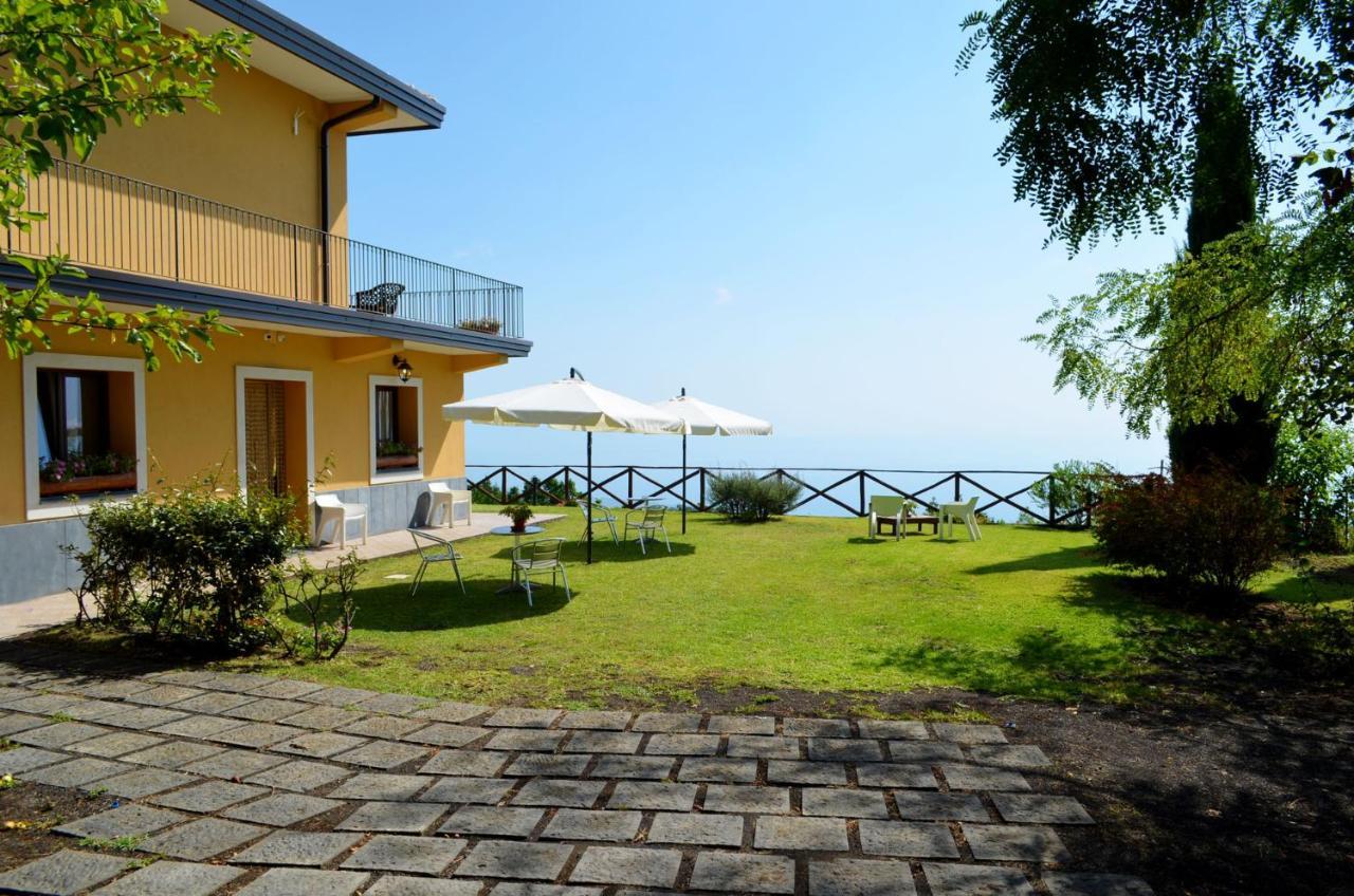 L'Infinito Agriturismo - Rooms & Breakfast Sant'Alfio ภายนอก รูปภาพ