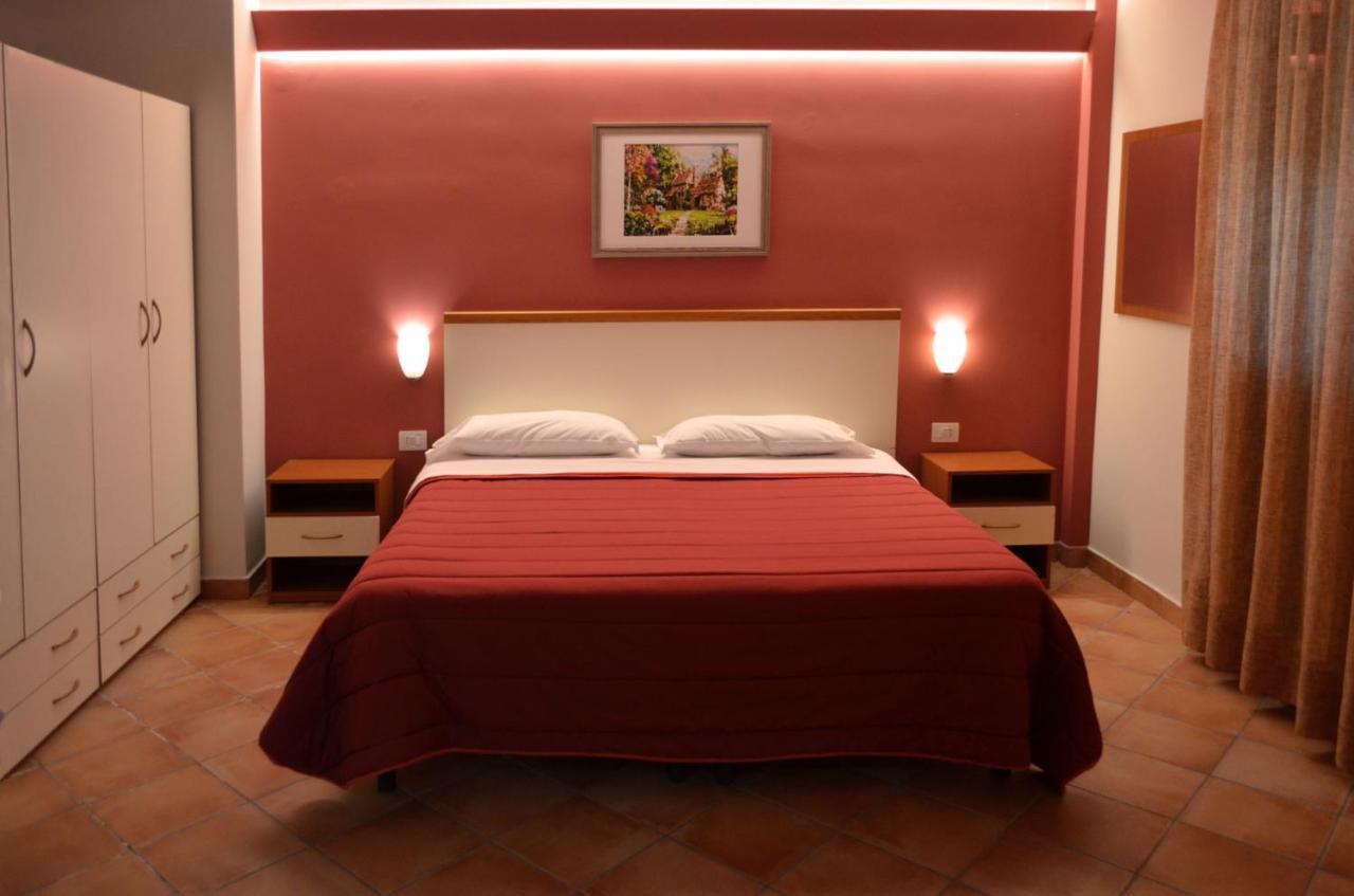 L'Infinito Agriturismo - Rooms & Breakfast Sant'Alfio ภายนอก รูปภาพ